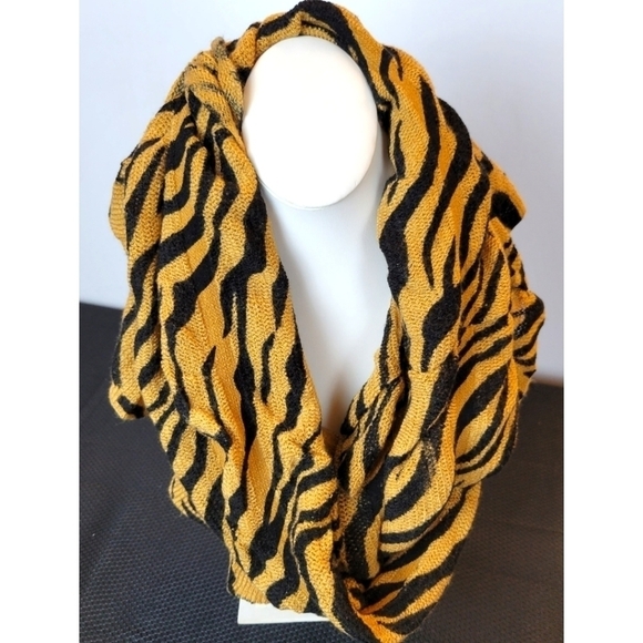 Animal Print Cowl Infinity Scarf - Picture 1 of 4